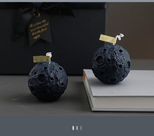 Load image into Gallery viewer, Moon Handmade Candle
