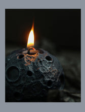 Load image into Gallery viewer, Moon Handmade Candle
