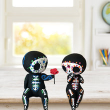 Load image into Gallery viewer, Resin Sugar Skull Couple Statues
